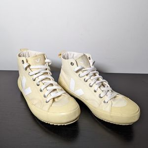 Size 8 Women's - VEJA Nova High Top Off-White